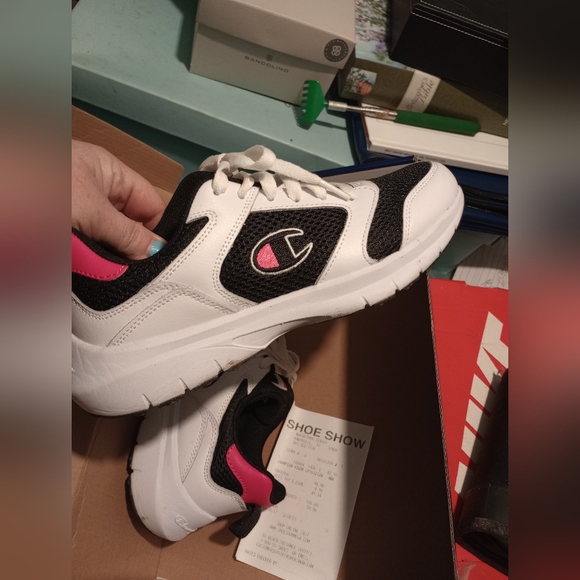 New in Box Champion Vigor Women's size 7 Tennis Shoes Sneakers - Picture 2 of 3